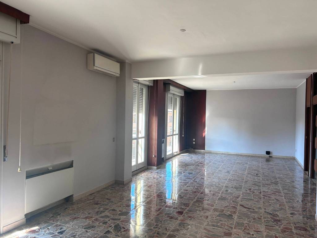 Appartamento a Correggio in Piazzale Giosuè Carducci, 3 - Foto 4