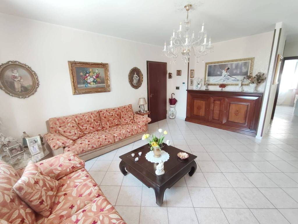 Appartamento a San pietro in lama in Via Enrico Berlinguer - Foto 3