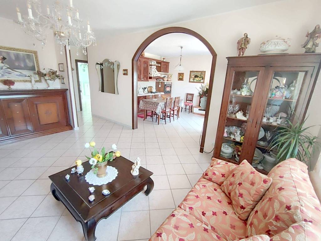 Appartamento a San pietro in lama in Via Enrico Berlinguer - Foto 4