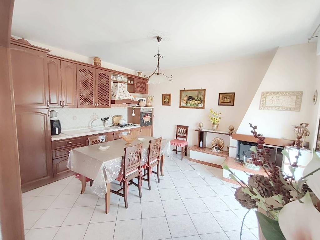 Appartamento a San pietro in lama in Via Enrico Berlinguer - Foto 5