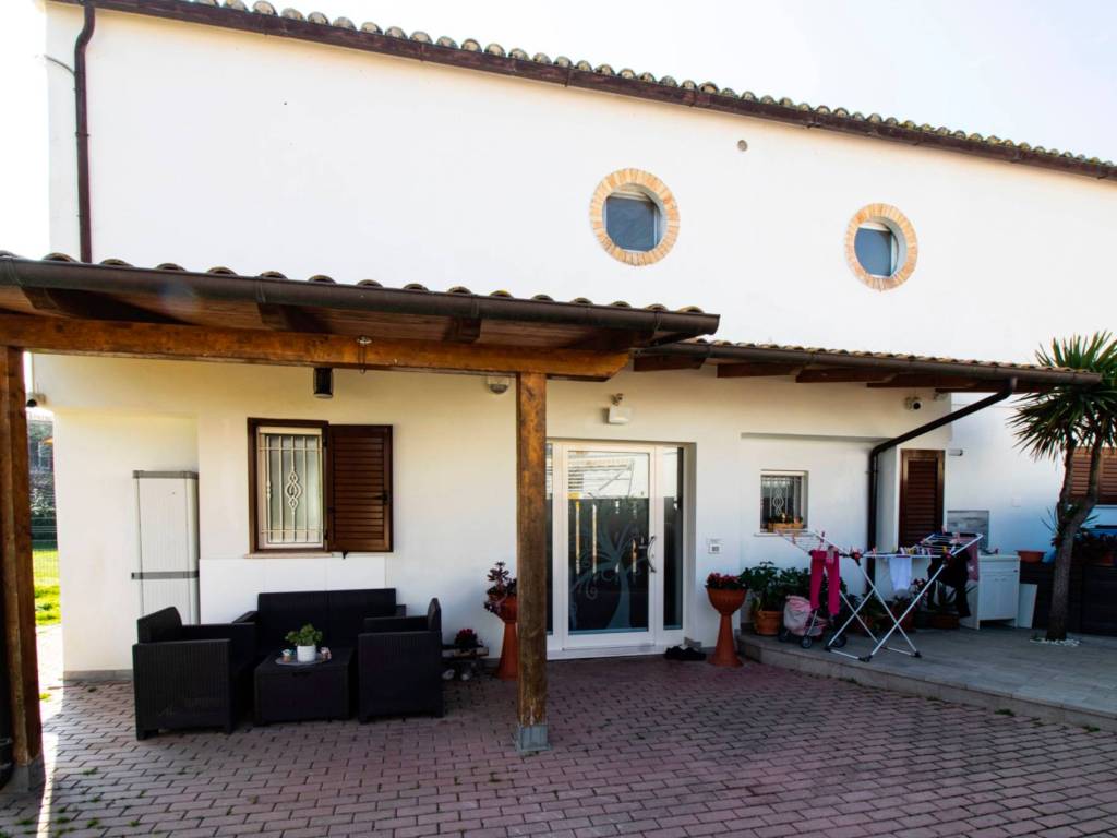 Villa a Martinsicuro in Via Palmiro Togliatti, 14 - Foto 2