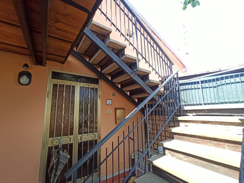 Casa indipendente a Castiglione del lago in Via Cristoforo Colombo, 106 - Foto 4