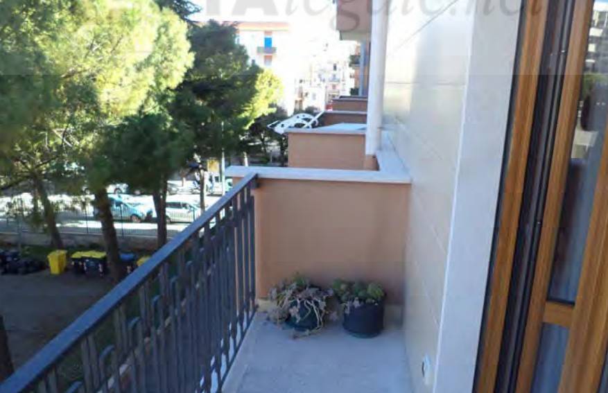 Appartamento a Trani in Piazza Dante Alighieri - Foto 2