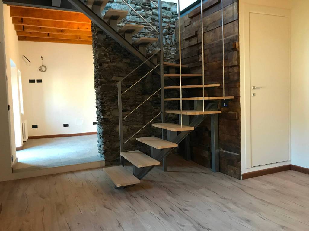 Casa indipendente a Cambiasca in Via D'Adam, 5 - Foto 3