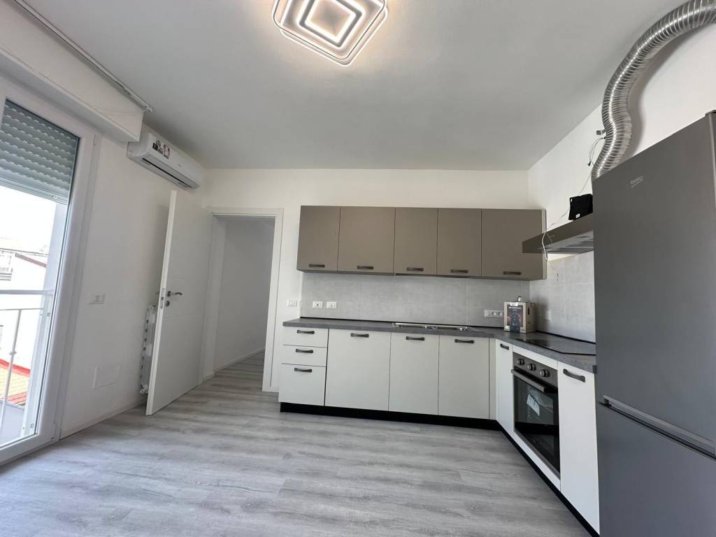 Appartamento a Viareggio in Via Giacomo Matteotti, 170 - Foto 2