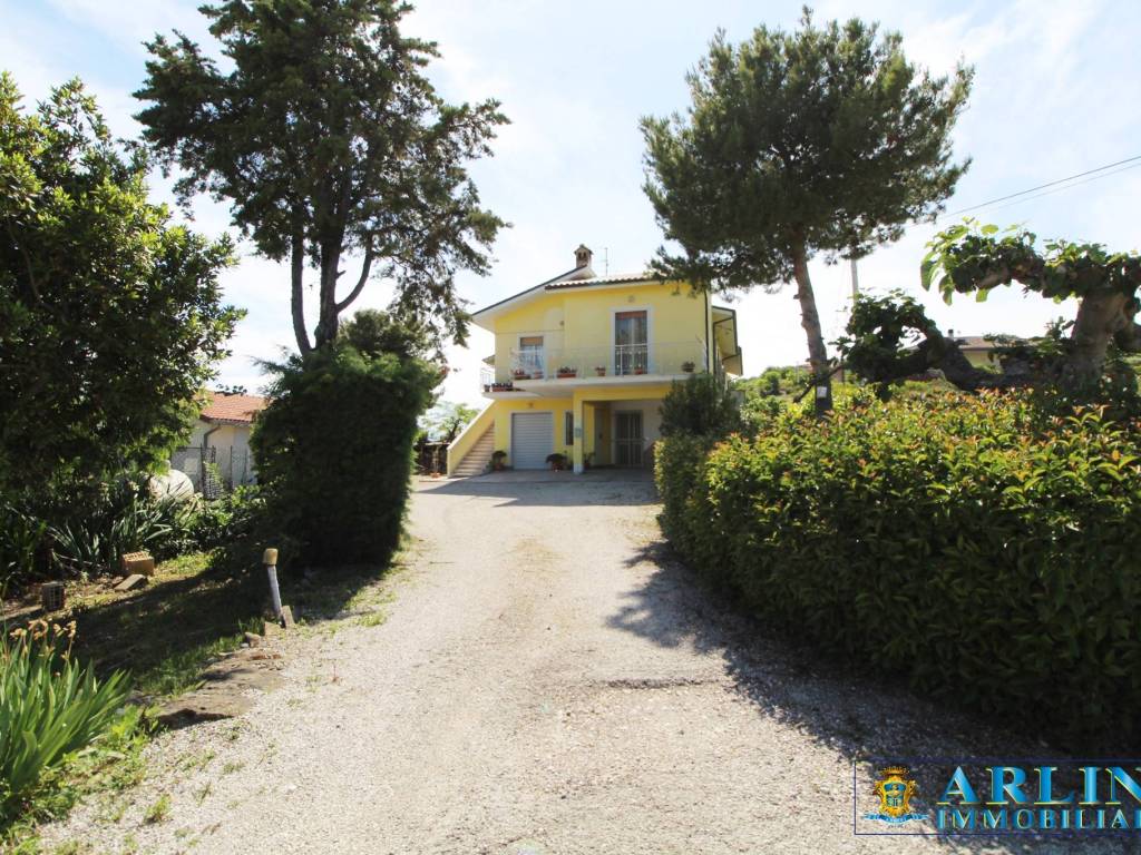 Rustico / casale a Atri in Strada Provinciale Atri Treciminiere - Foto 2
