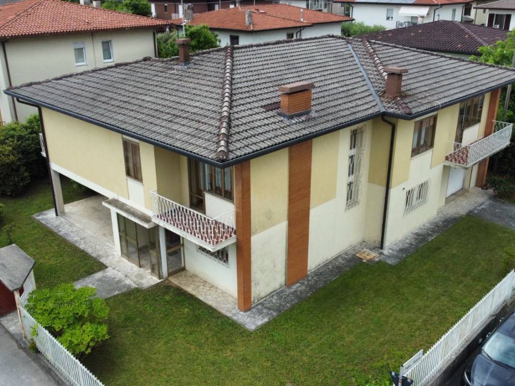 Villa a Bassano del grappa in Via Verona - Foto 3