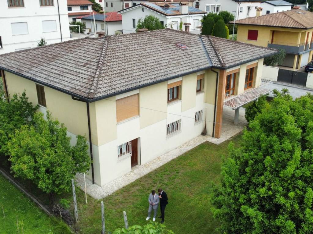 Villa a Bassano del grappa in Via Verona - Foto 5