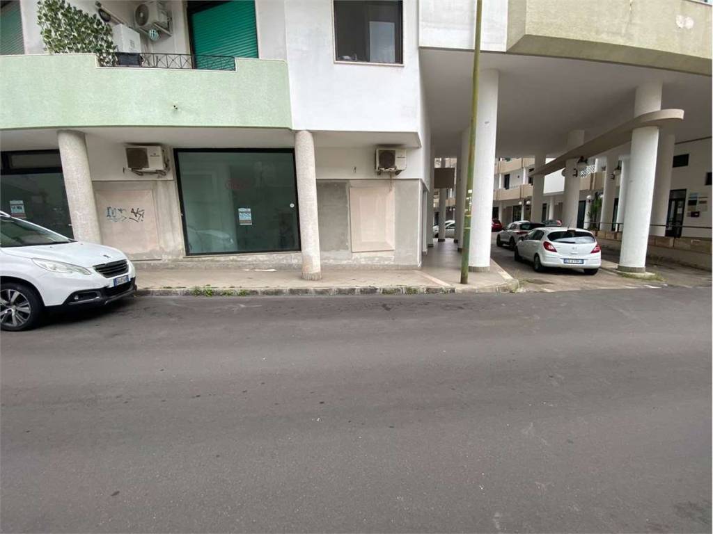 Immobile a Casarano in viale stazione - Foto 4