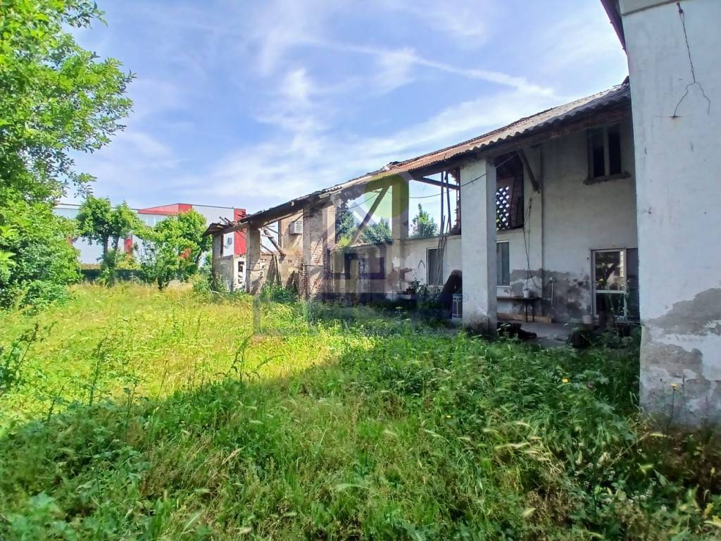 Casa indipendente a Somaglia in CASCINA CHIESA VECCHIA - Foto 3