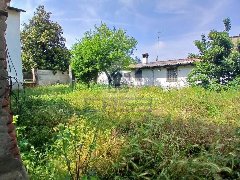 Casa indipendente a Somaglia in CASCINA CHIESA VECCHIA - Foto 4