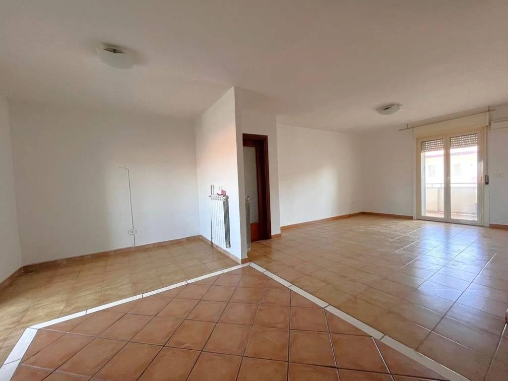 Appartamento a San tammaro in Viale F. Di Borbone, 28 - Foto 2