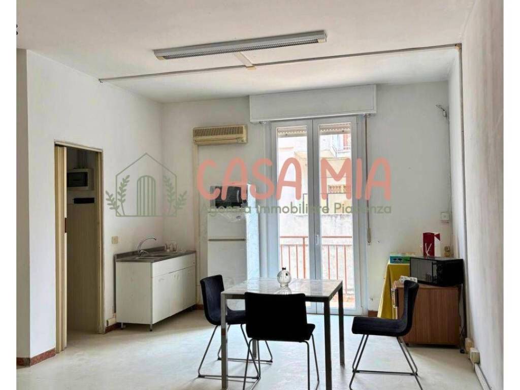 Appartamento a Piacenza in Via Vittorio Veneto - Foto 4