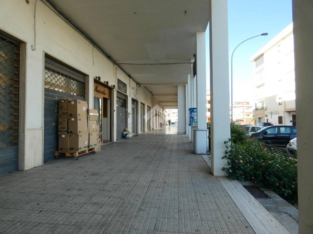 Immobile a Policoro in Locale commerciale PIAZZA RIPOLI, 11 - Foto 4
