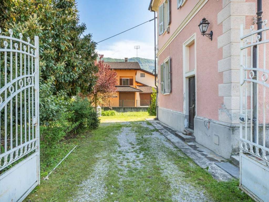 Villa a Bernezzo in via cuneo, 12 - Foto 2