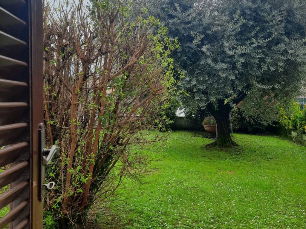 Villa a Lucca in Via della Santissima Annunziata, 361 - Foto 2