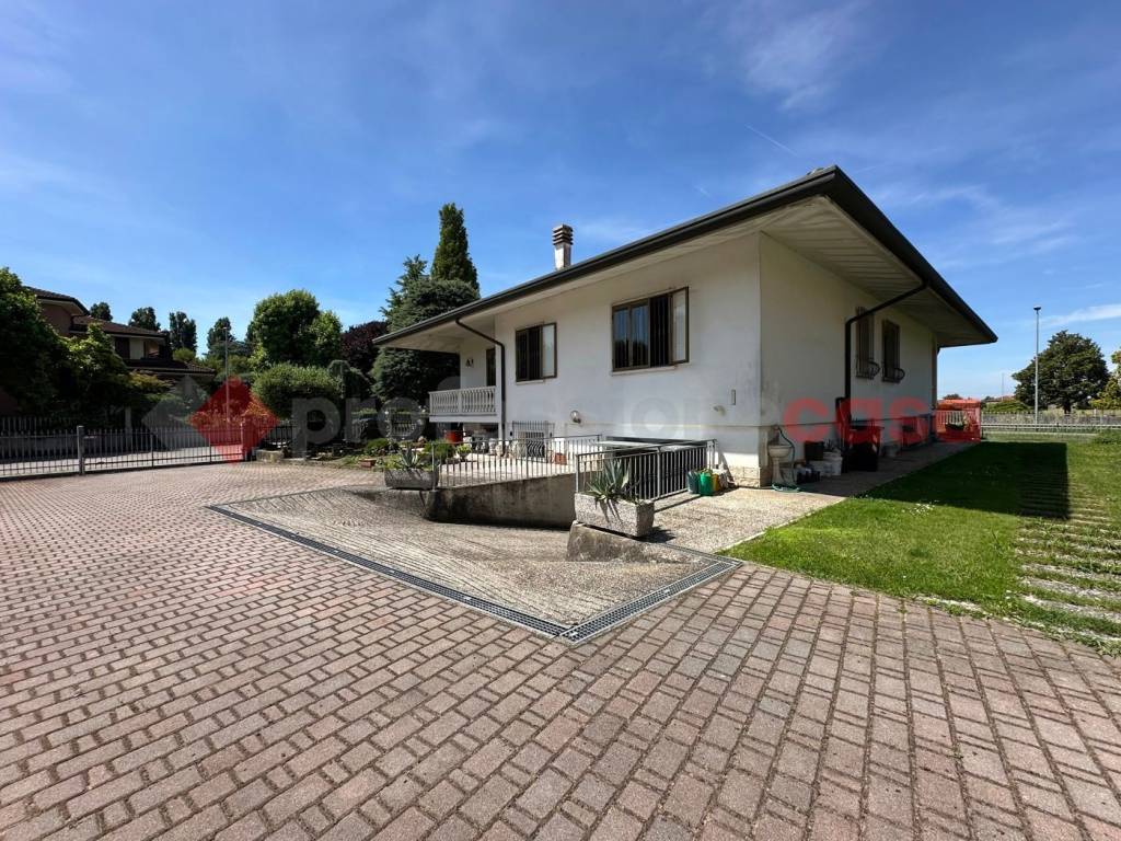Villa a Legnago in Via Giacomo Matteotti, 32 - Foto 4