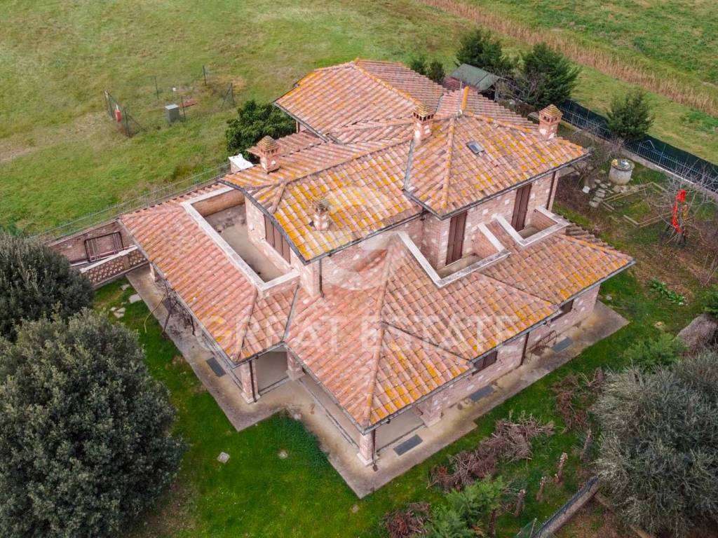 Rustico / casale a Castiglione del lago in Via Salvo D'Acquisto - Foto 3