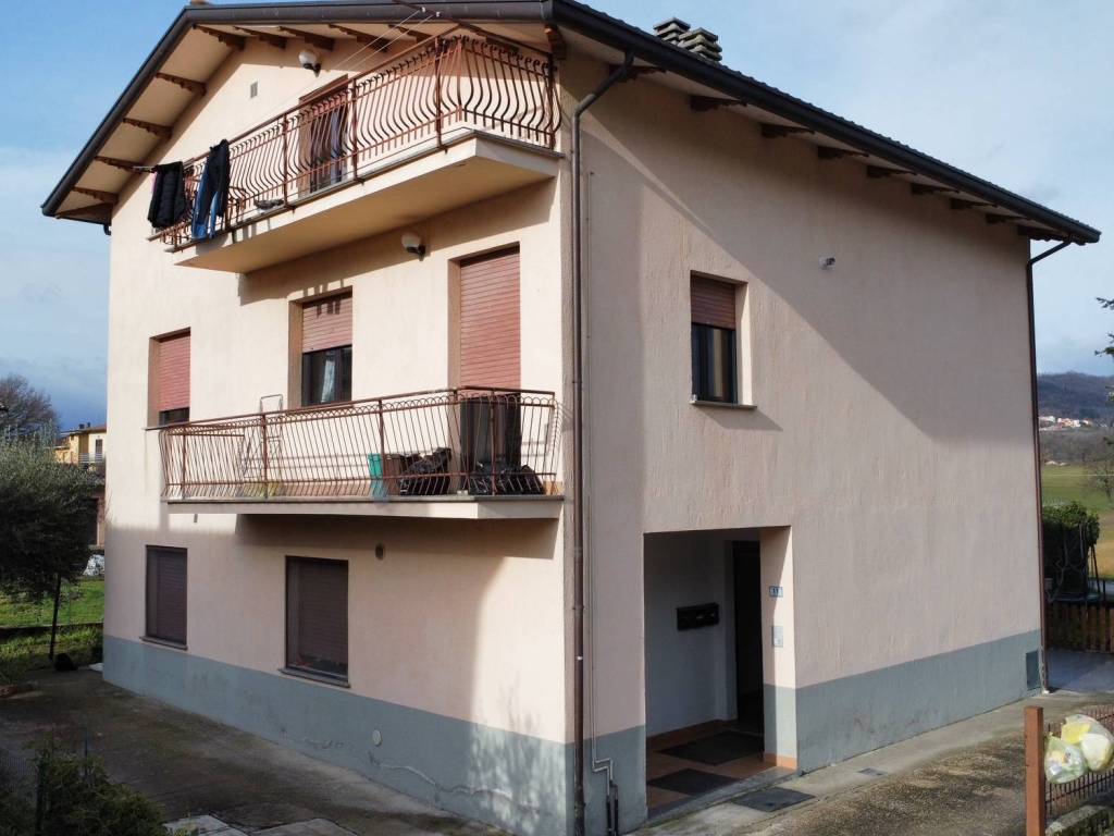 Appartamento a Gualdo tadino in Via Bruno Ciari - Foto 2