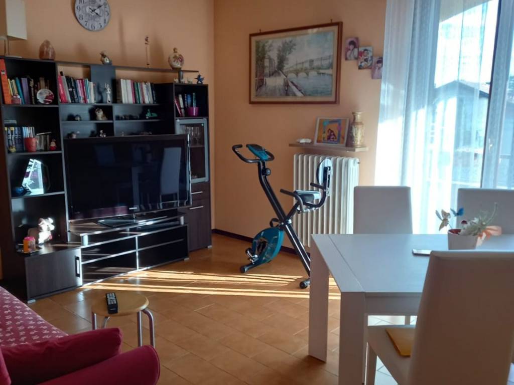 Appartamento a Venegono superiore in Piazza Monte Grappa, 8 - Foto 3