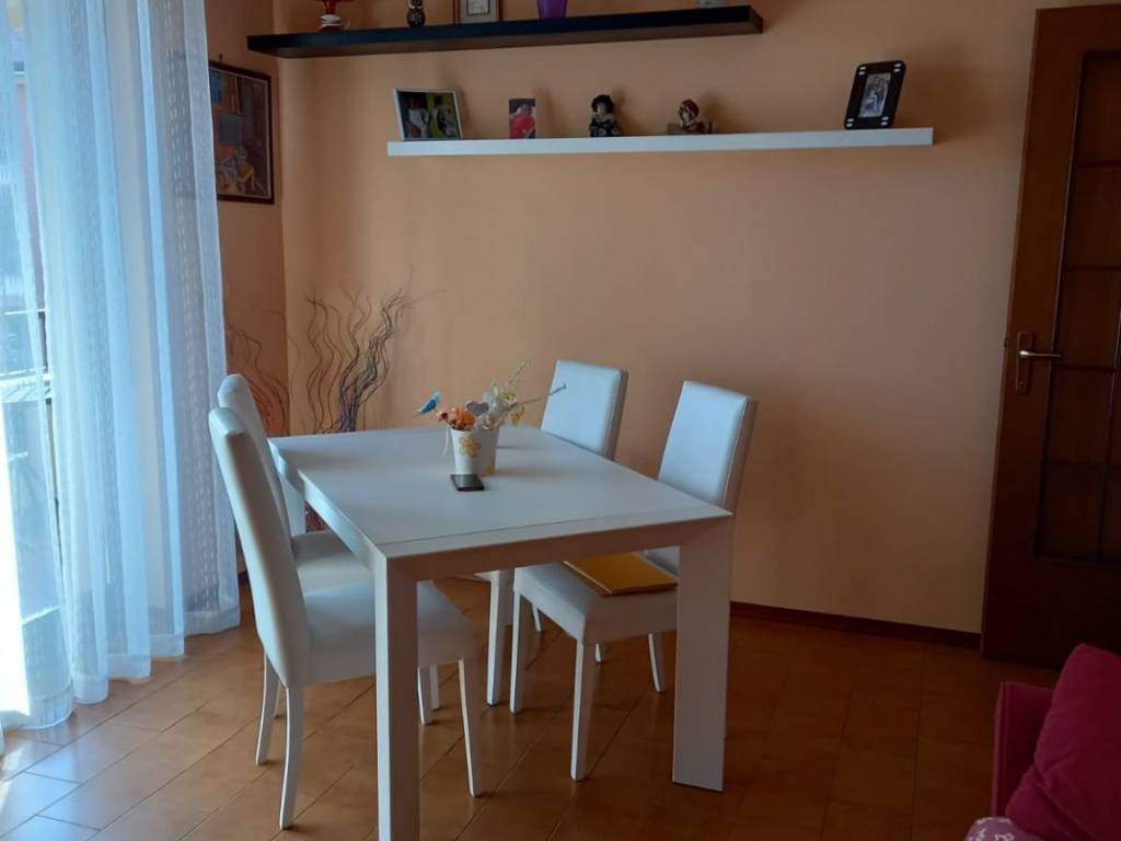 Appartamento a Venegono superiore in Piazza Monte Grappa, 8 - Foto 4