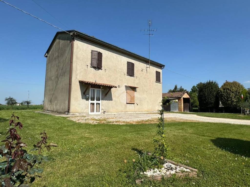 Casa indipendente a Lugo in Carrara Cimitero S. Lorenzo, 2 - Foto 4
