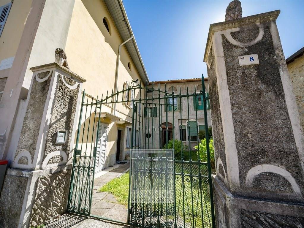 Casa indipendente a Colle brianza in piazza iv novembre - Foto 2