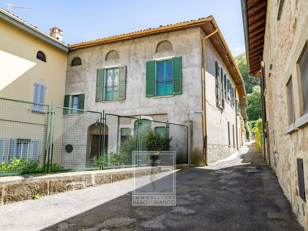 Casa indipendente a Colle brianza in piazza iv novembre - Foto 3