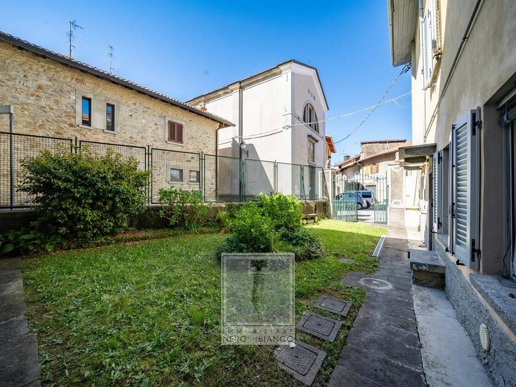 Casa indipendente a Colle brianza in piazza iv novembre - Foto 5