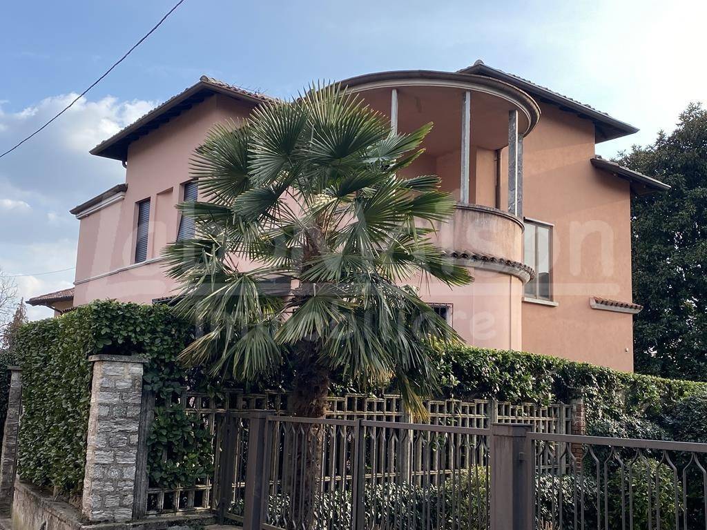 Villa a Gavirate in via riale - Foto 2