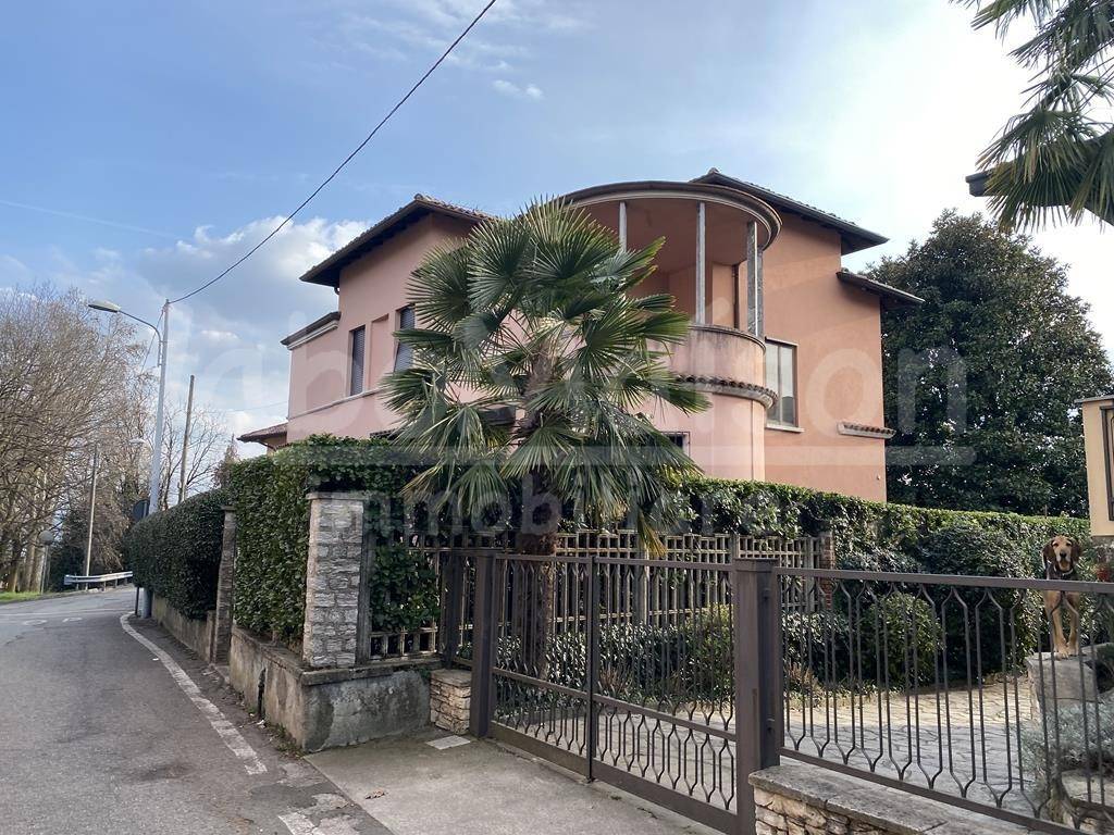 Villa a Gavirate in via riale - Foto 3