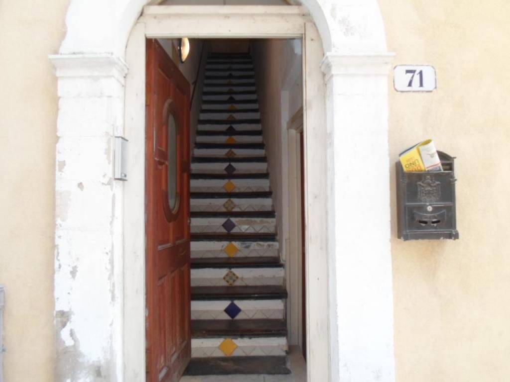 Immobile a Ragusa in VIA CARRUBA 26/28, VIA RIMMAUDO 71, VIA UNDICI FEBBRAIO 27/29, VIA CHIASSO PILIERI 3 - Foto 3