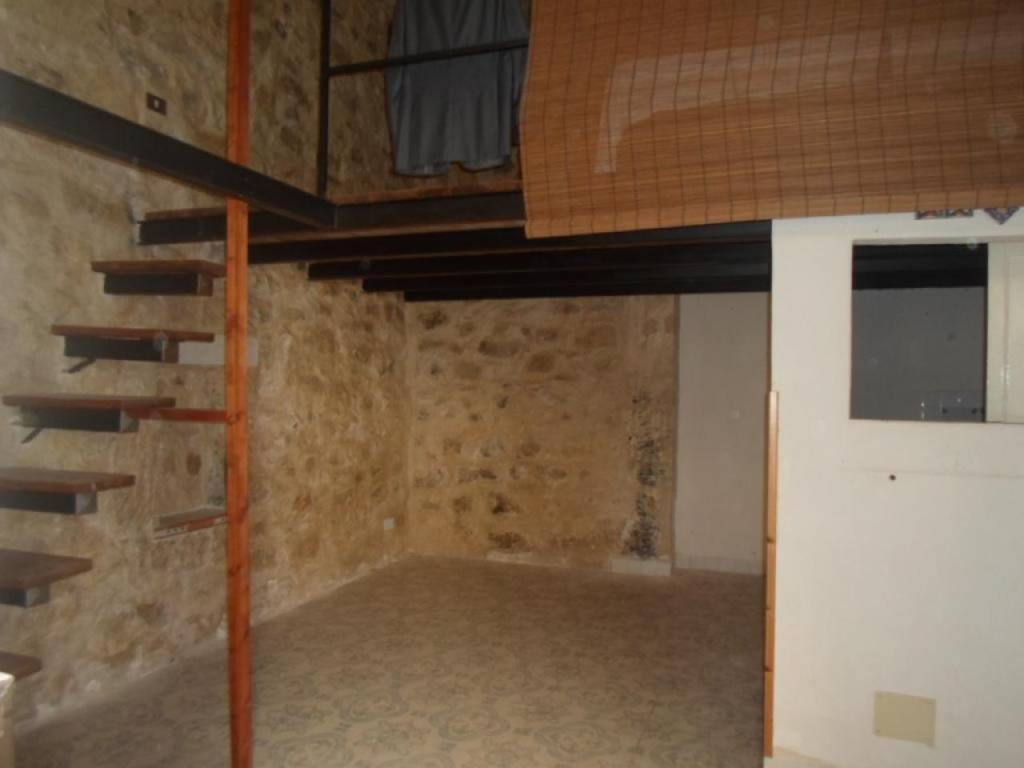 Immobile a Ragusa in VIA CARRUBA 26/28, VIA RIMMAUDO 71, VIA UNDICI FEBBRAIO 27/29, VIA CHIASSO PILIERI 3 - Foto 5