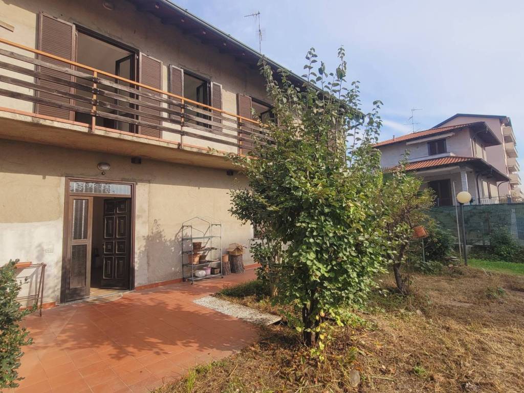 Casa indipendente a Gallarate in Via 22 Marzo, 16 - Foto 2