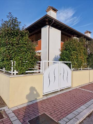 Villetta a schiera a Comacchio in Viale Carlo Carrà - Foto 2