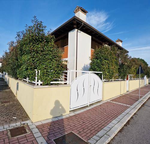 Villetta a schiera a Comacchio in Viale Carlo Carrà - Foto 3