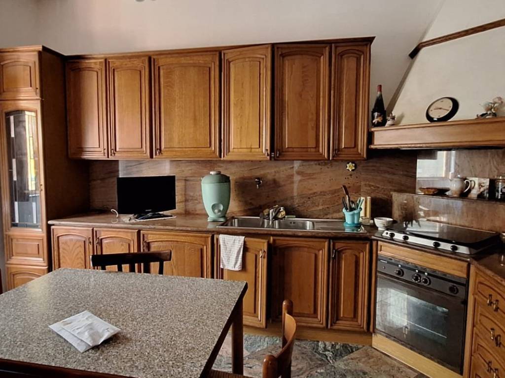 Appartamento a Caronia in Via Ruggero Orlando - Foto 4