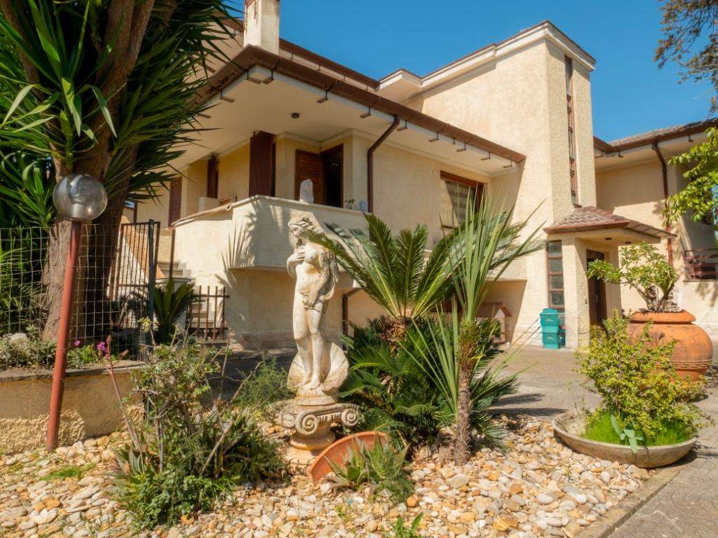 Villa a Cisterna di latina in Via dei Lecci - Foto 3