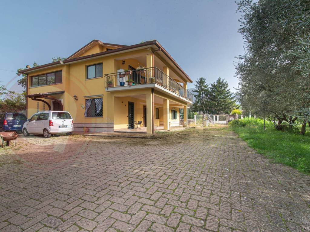 Villa a Cervaro in Via Belvedere - Foto 3