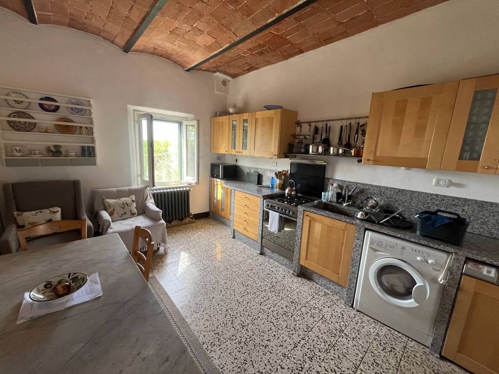 Casa indipendente a Castiglione del lago in Via Nazionale, 34 - Foto 2