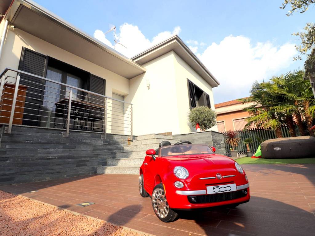 Villa a Busto arsizio in Via Vincenzo Gioberti, 9 - Foto 2