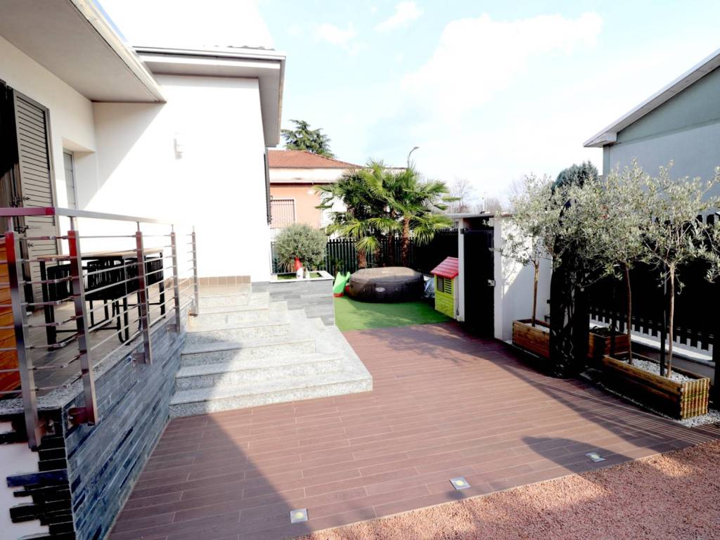 Villa a Busto arsizio in Via Vincenzo Gioberti, 9 - Foto 4
