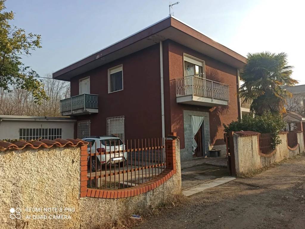 Villa a Lonate pozzolo in Via Olona - Foto 3