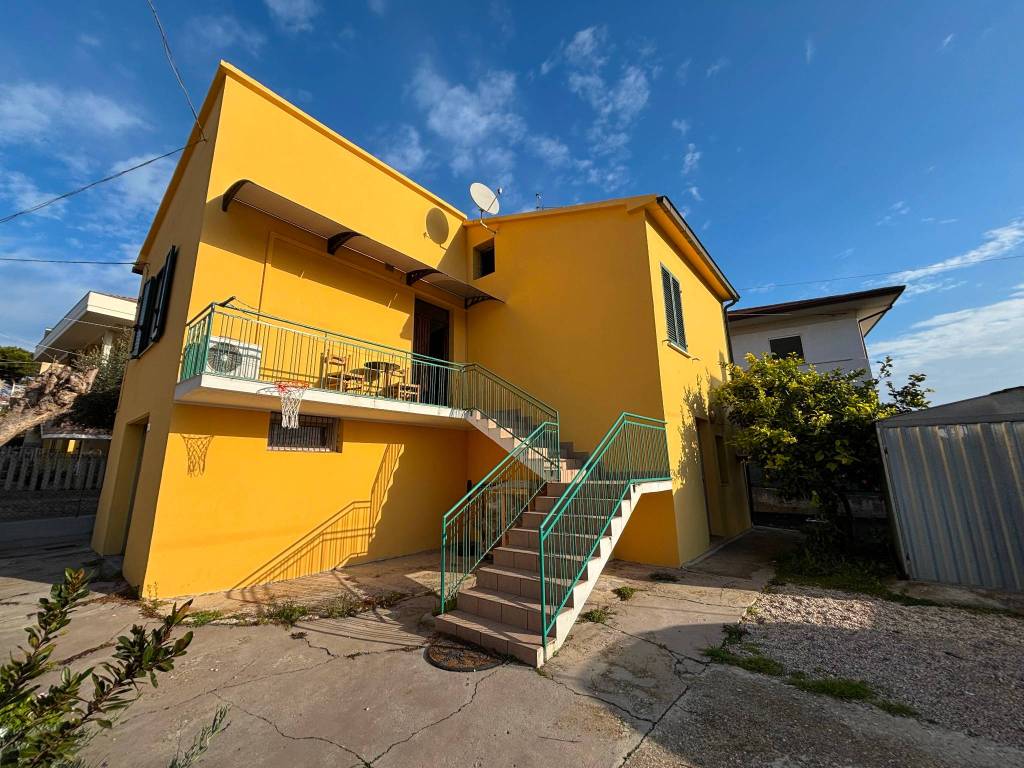 Casa indipendente a Roseto degli abruzzi - Foto 2