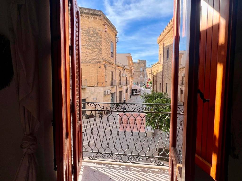 Appartamento a Castelvetrano in Piazza Camillo Benso di Cavour - Foto 5