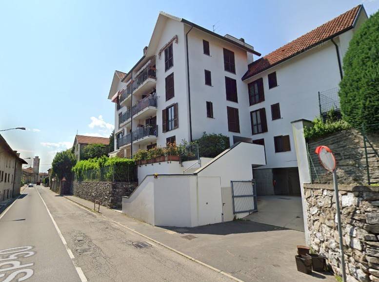 Appartamento a Besozzo in Via G. Rebuschini, 50 - Foto 2
