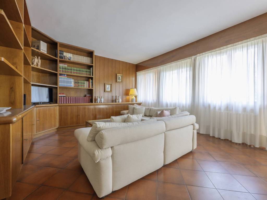 Appartamento a Prato in Via Papa Giovanni 23 - Foto 2