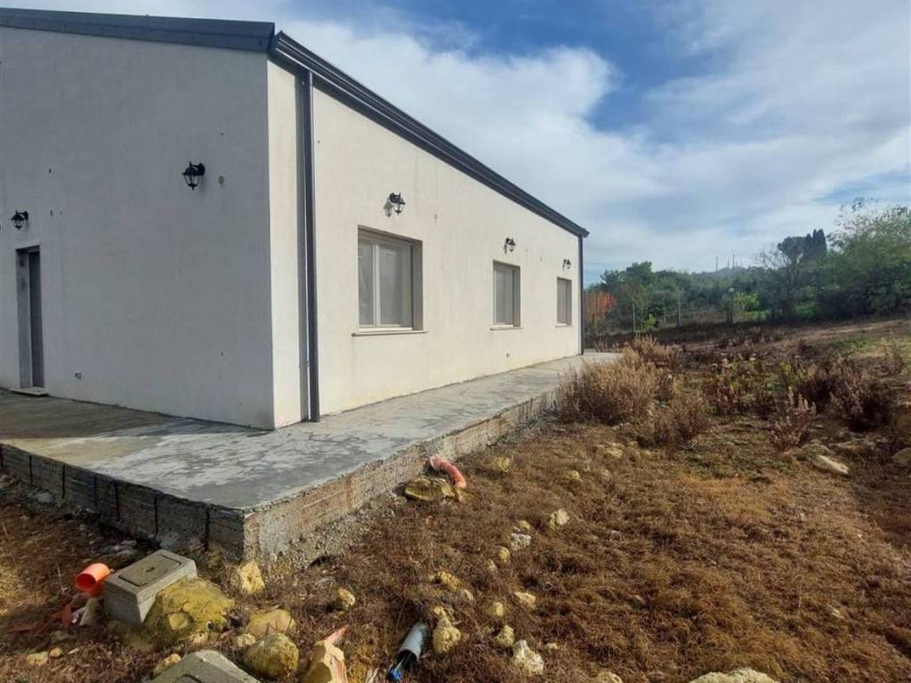 Villa a Caltanissetta in Contrada Fontanelle S.N.C. Snc - Foto 4
