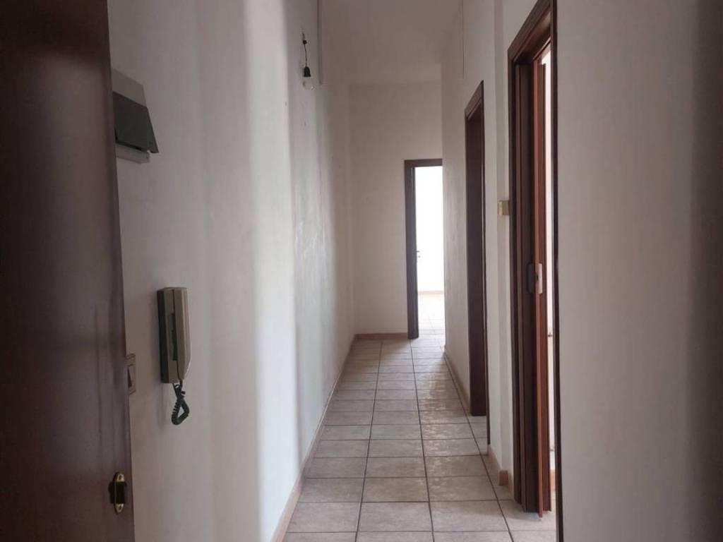 Appartamento a Caltanissetta in Viale Regina Margherita, 60 - Foto 2