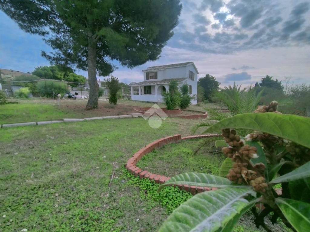 Villa a Quartu sant'elena in Via Su Paris, 18 - Foto 3